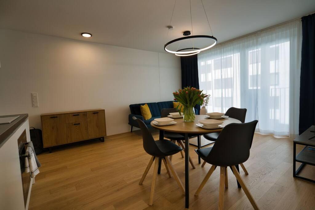 Modern Apartment Near Stadtpark Viena Exterior foto
